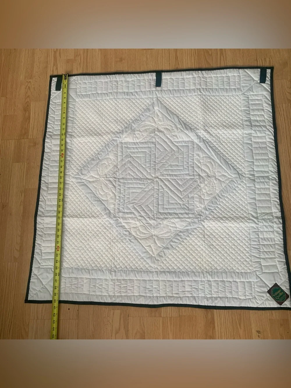 1998 VTG Village Quilts Handmade SPINNING STAR Cotton Hanging PATCHWOR QUILT 40”